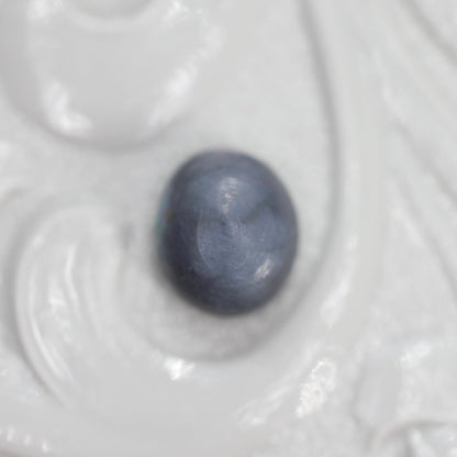 ブラックオパール 0.31ct オーバルカボションカット 5.2mm×4.5mm×2.7mm【MJ2646】