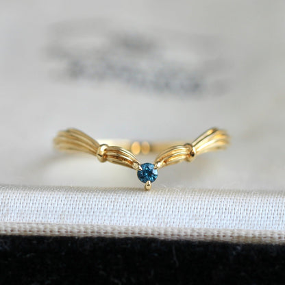 コバルトガーナイト 0.05ct アンティークVリング K18YG 【MJ2406】