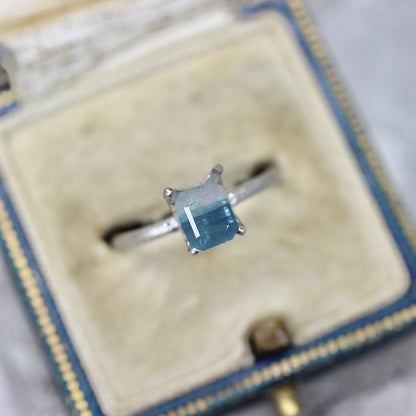パーティーカラードトルマリン 0.92ct エメラルドカット 6.0mm×5.1mm×3.7mm【MJ2660】