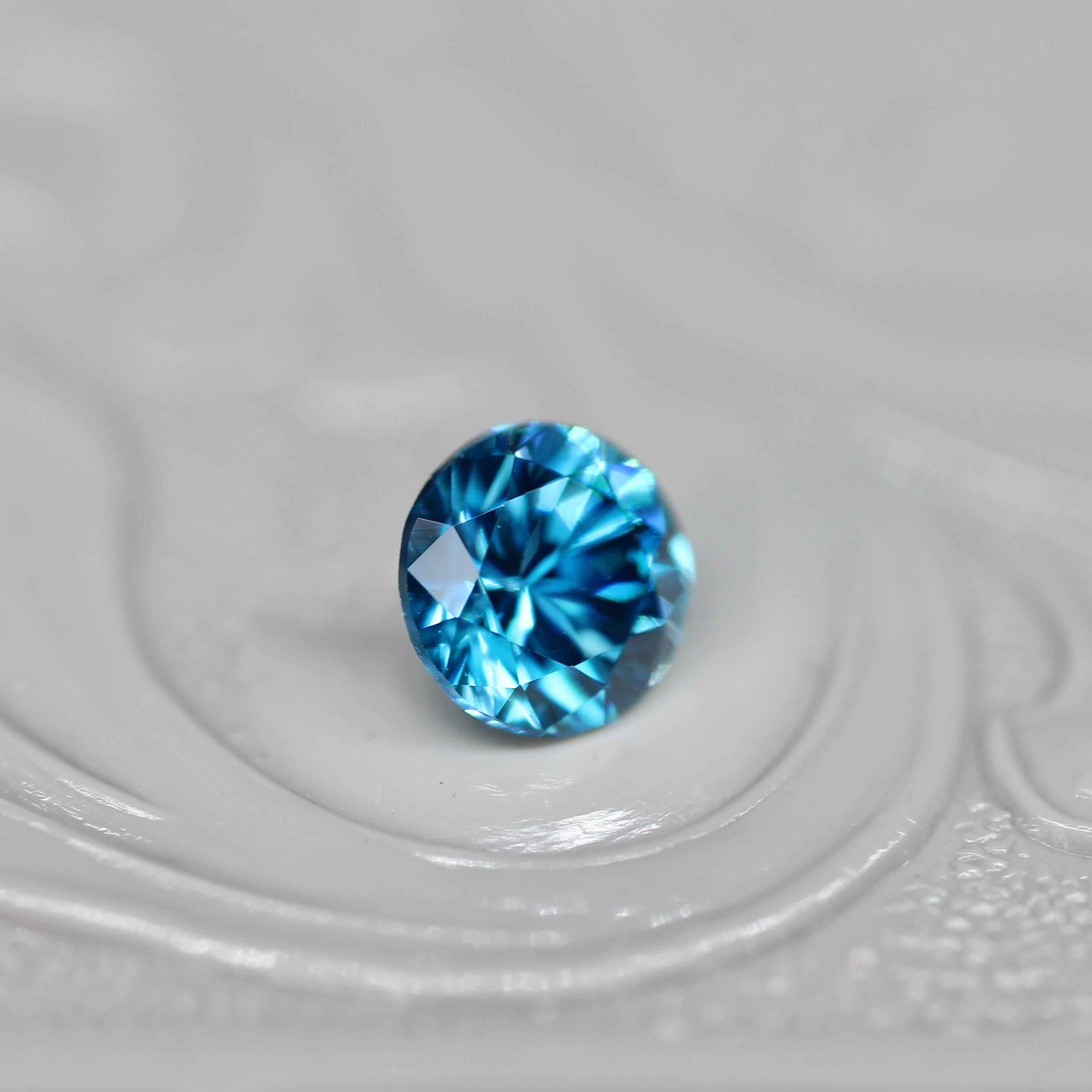 ラタナキリブルージルコン 0.73ct 5mm【MJ2539】 – Mei JEWELRY