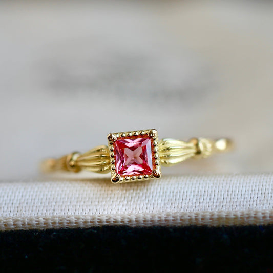 アヤナスピネル 3mm×3mm K18YG ミルフレーム×アンティークアーム リング 【MJ2407】