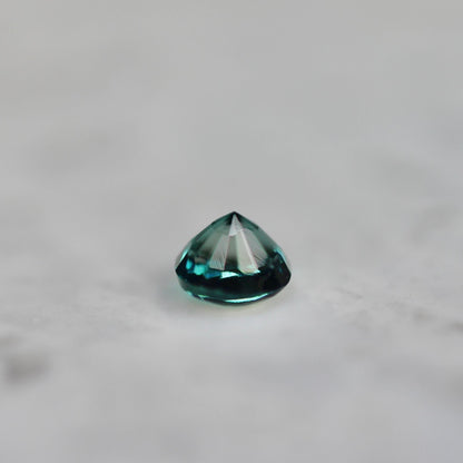 グランディディエライト 0.05ct ラウンドカット 2.3mm×2.3mm×1.8mm【MJ2694】