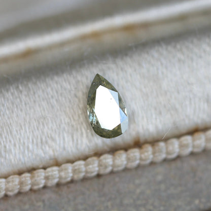 ペアシェイプカット ナチュラルダイヤモンド 0.165ct 4.9mm×2.8mm-1.4mm 【MJ2483】