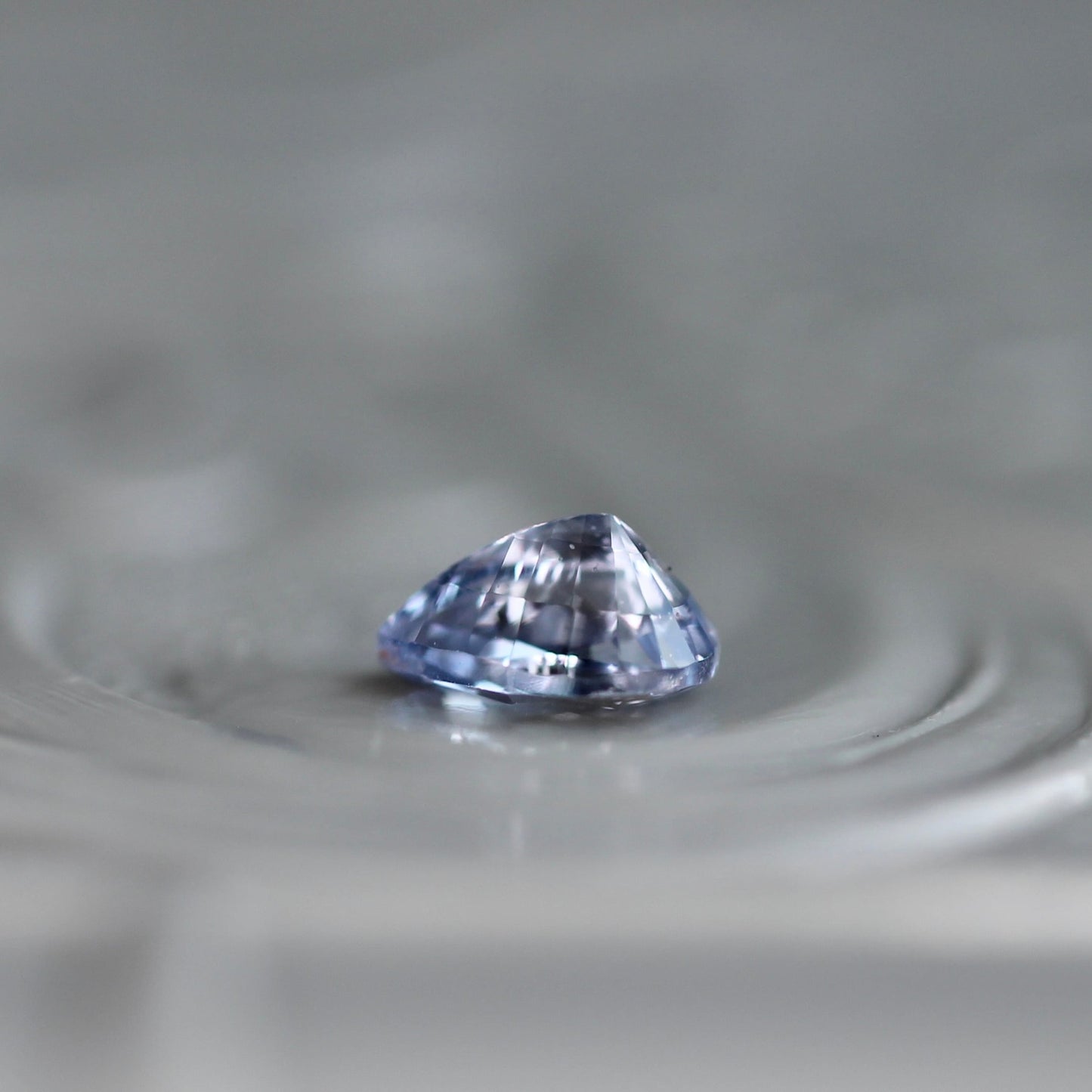 バイカラーサファイア 0.2ct  4×3mm ペアシェイプカット 【MJ2459】