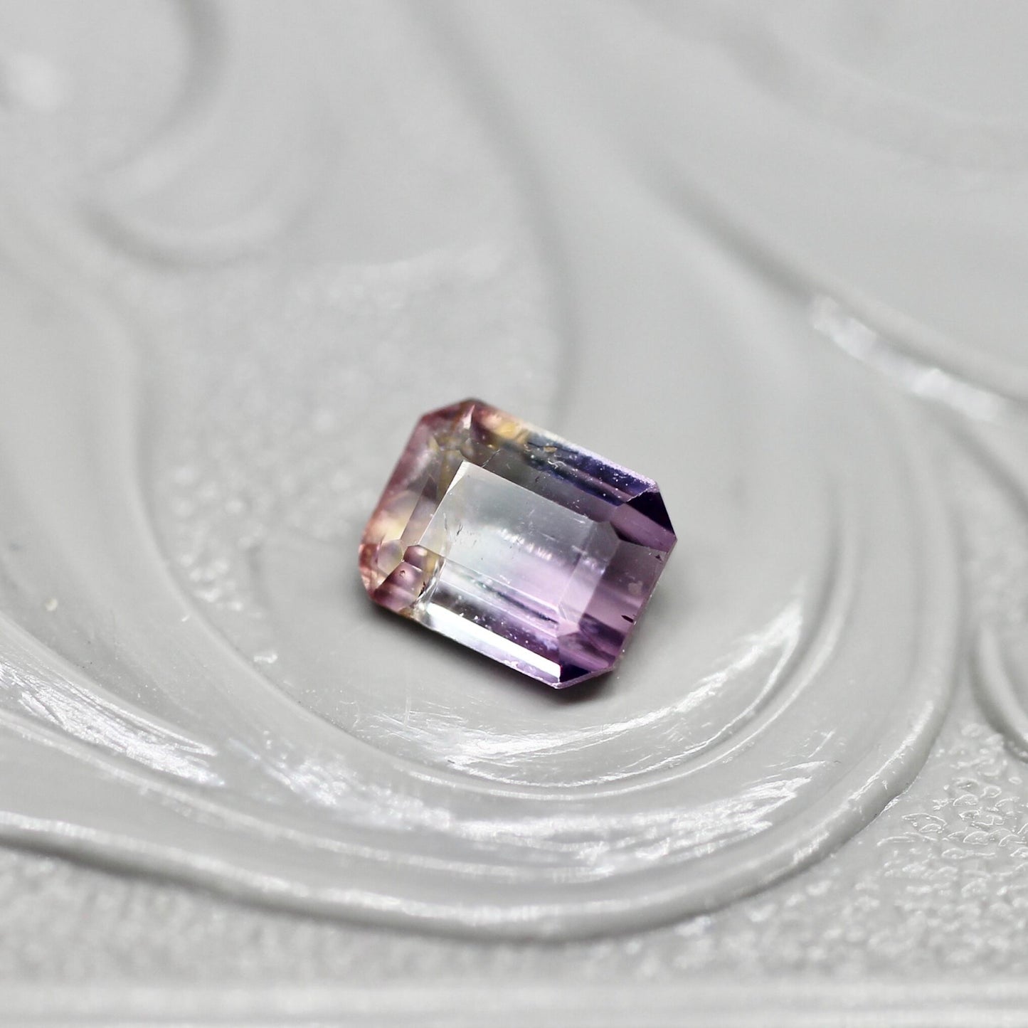エメラルドカット パーティカラードトルマリン 0.40ct 4.4mm×3.4mm-1.9mm 【MJ2514】