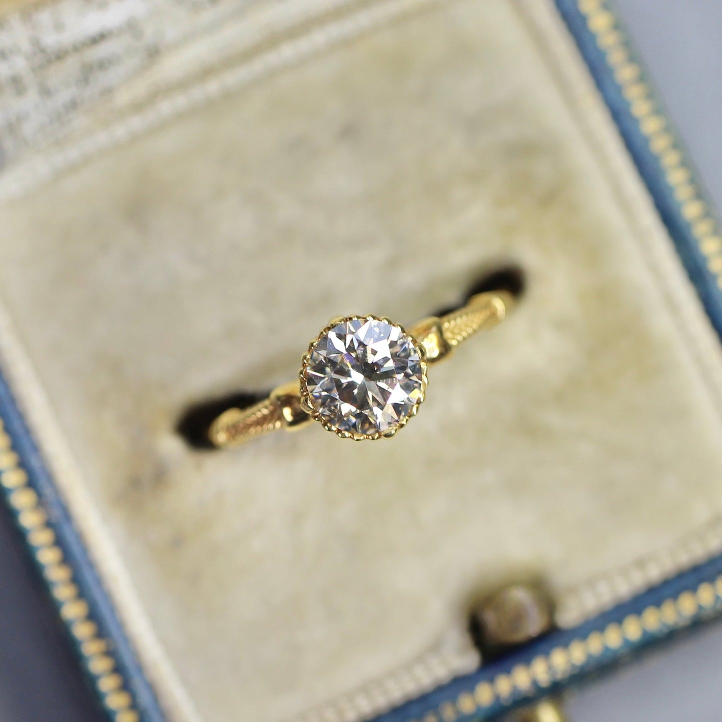 シャンパンブラウンダイヤモンド 0.664ct  VS-2 Very Good ラウンドブリリアントカット【MJ2680】