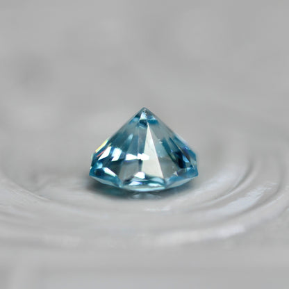 ブルージルコン 0.74ct オクタゴンカット 4.8mm×4.8mm×3.5mm【MJ2746】