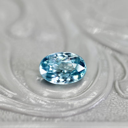 ブルージルコン 0.88ct オーバルカット 6.1mm×4.2mm×3.1mm【MJ2747】