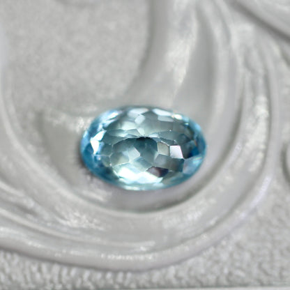 ブルージルコン 0.88ct オーバルカット 6.1mm×4.2mm×3.1mm【MJ2747】