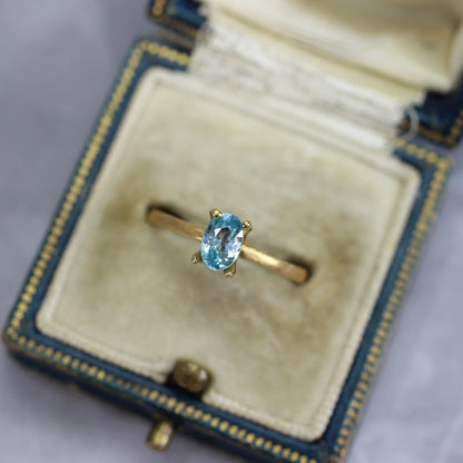 ブルージルコン 0.88ct オーバルカット 6.1mm×4.2mm×3.1mm【MJ2747】
