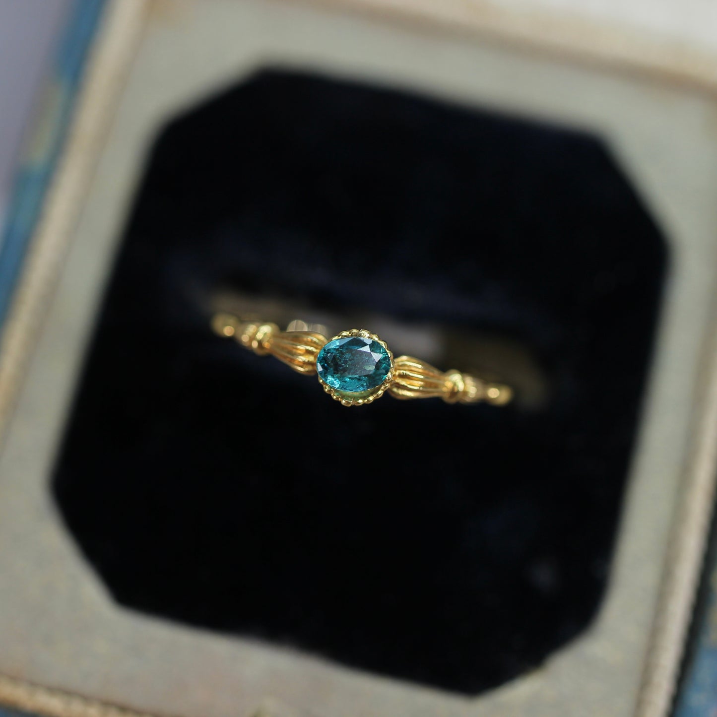 グランディディエライト 0.12ct オーバルカット 3.8mm×2.8mm×1.7mm【MJ2770】