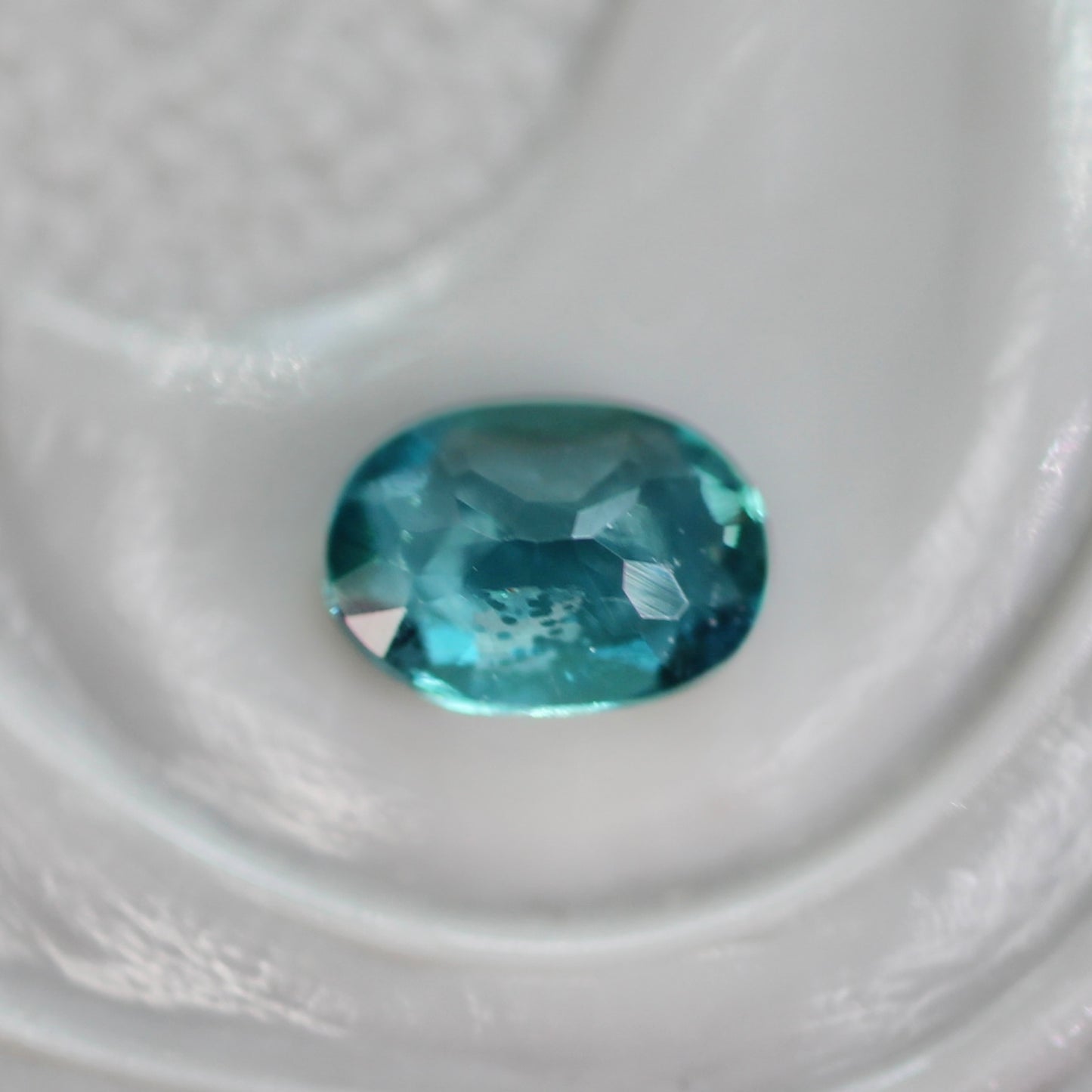 グランディディエライト 0.11ct オーバルカット 3.4mm×2.7mm×1.6mm【MJ2772】