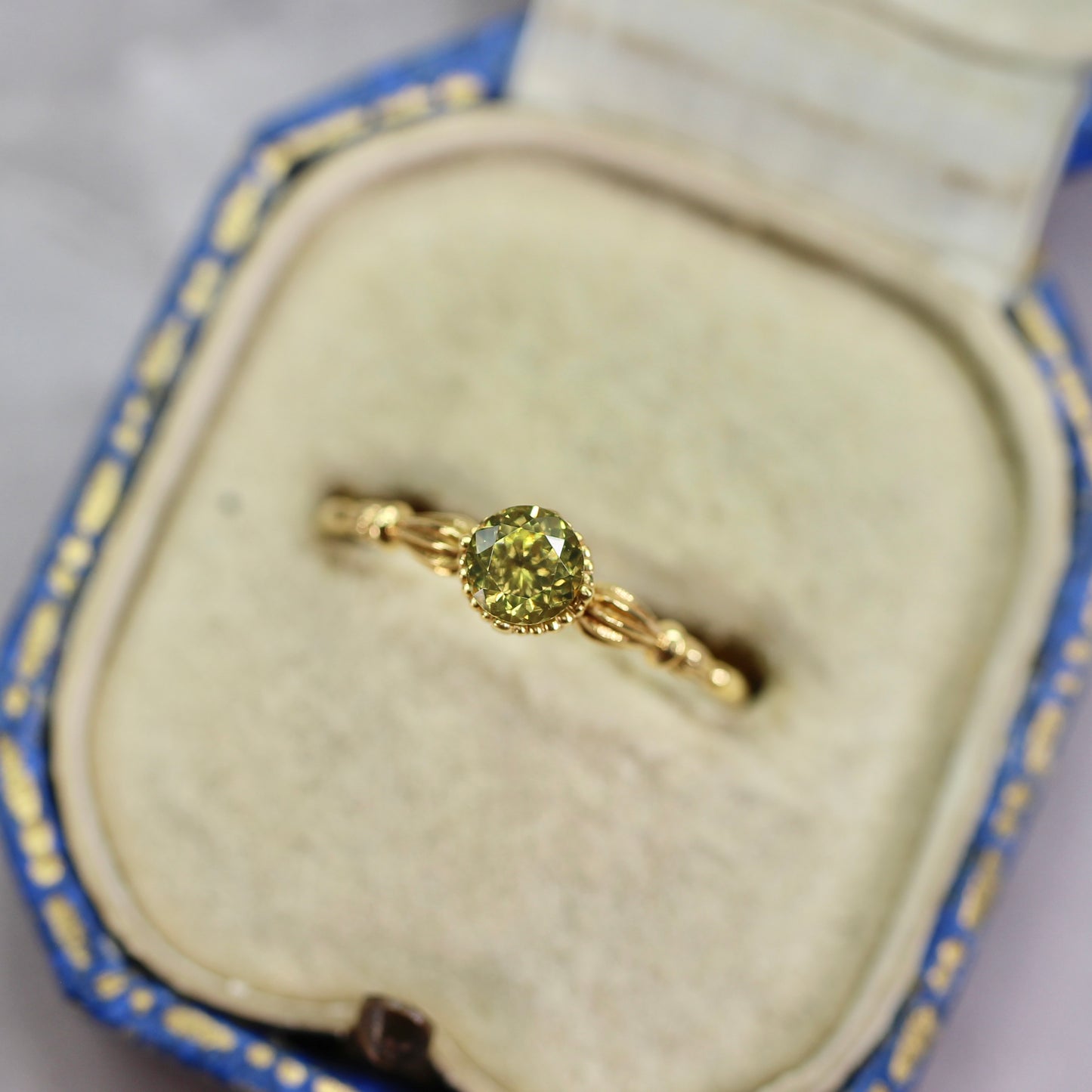 グリーンジルコン 0.43ct ラウンドカット 4.3mm×4.3mm×2.7mm【MJ2764】