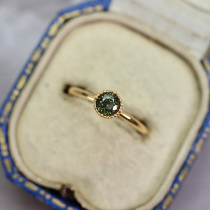 グリーンジルコン 0.39ct ラウンドカット 3.9mm×3.9mm×2.7mm【MJ2765】