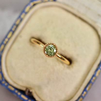 グリーンジルコン 0.40ct ラウンドカット 4.2mm×4.2mm×2.8mm【MJ2769】