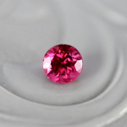 ピンクスピネル 0.17ct ラウンドカット 3.3mm×3.3mm×2.3mm【MJ2752】