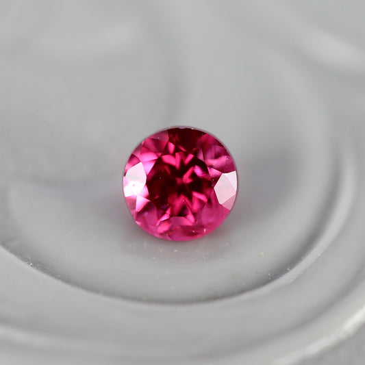 ピンクスピネル 0.17ct ラウンドカット 3.3mm×3.3mm×2.3mm【MJ2752】
