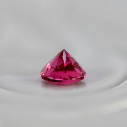 ピンクスピネル 0.17ct ラウンドカット 3.3mm×3.3mm×2.3mm【MJ2752】