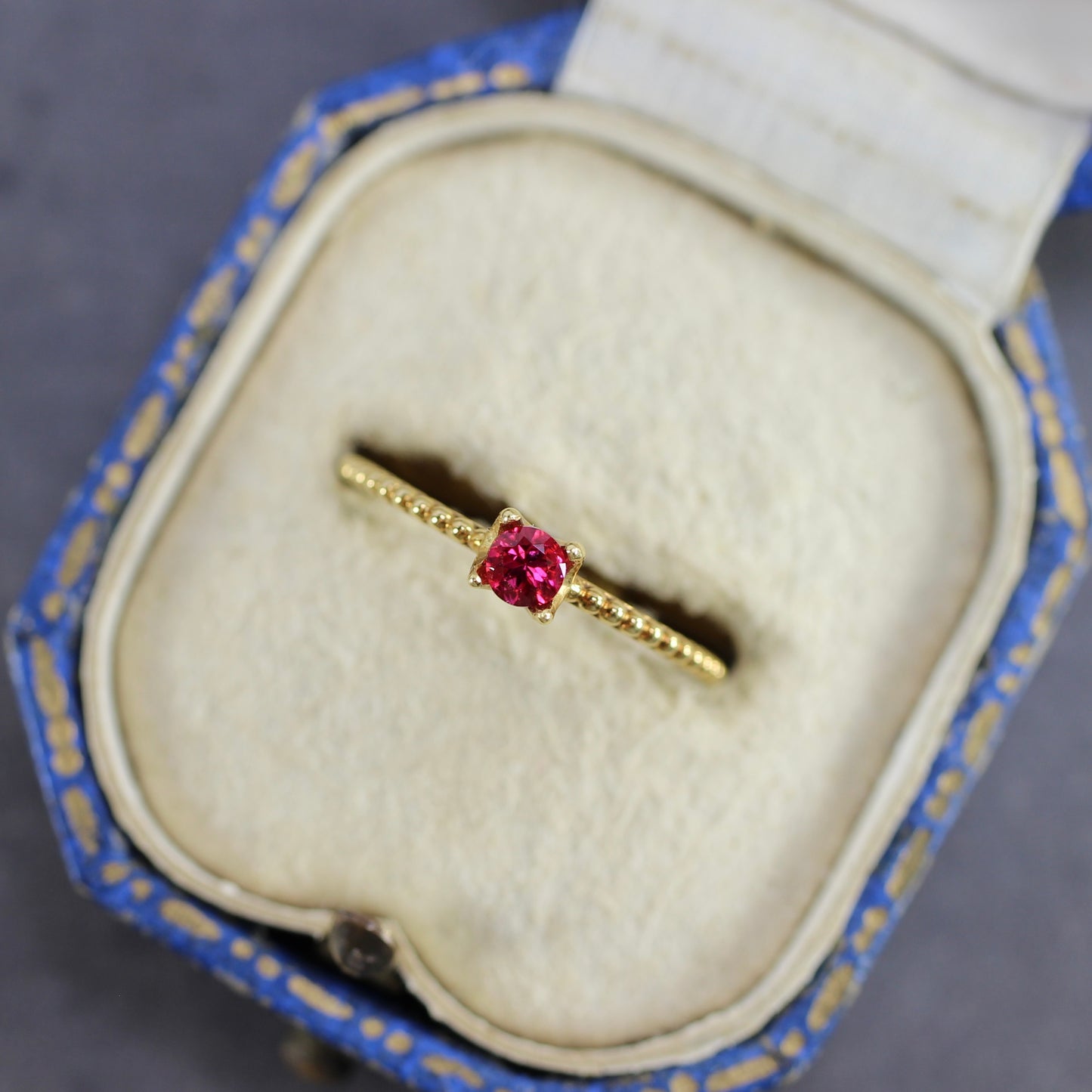 ピンクスピネル 0.17ct ラウンドカット 3.3mm×3.3mm×2.3mm【MJ2752】