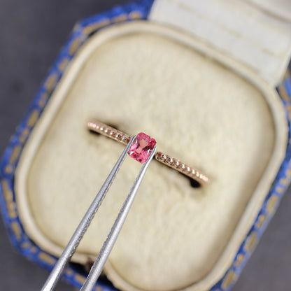 ピンクスピネル 0.20ct レクタングルカット 3.8mm×2.8mm×2.1mm 【MJ2755】