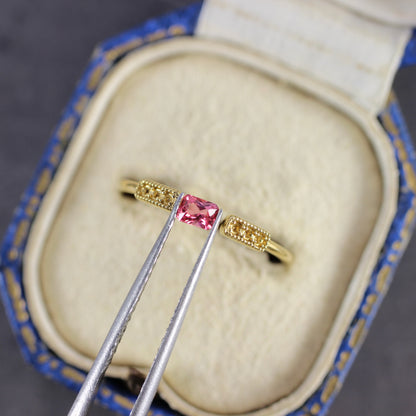 ピンクスピネル 0.20ct レクタングルカット 3.8mm×2.8mm×2.1mm 【MJ2755】