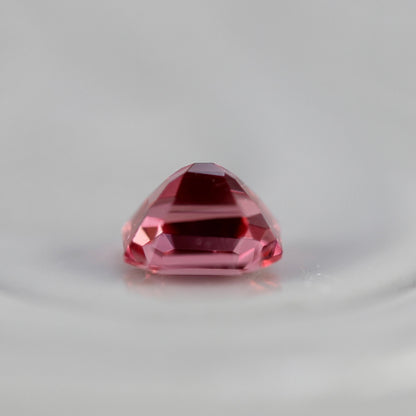 ピンクスピネル 0.12ct エメラルドカット 3.0mm×2.5mm×2.0mm【MJ2758】