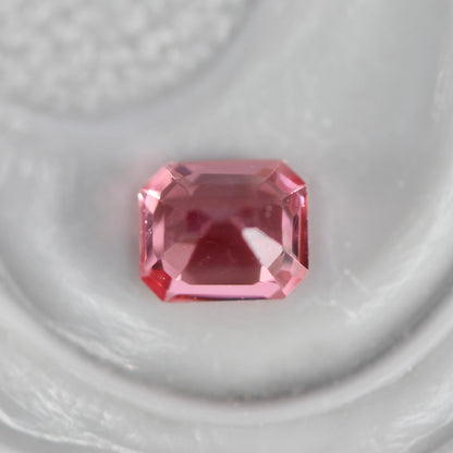 ピンクスピネル 0.12ct エメラルドカット 3.0mm×2.5mm×2.0mm【MJ2758】