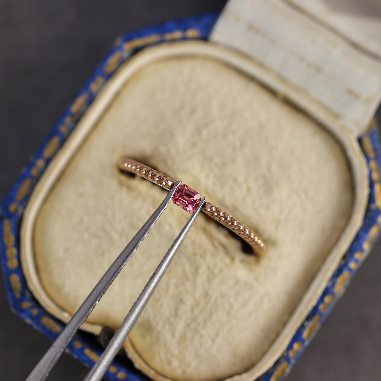 ピンクスピネル 0.12ct エメラルドカット 3.0mm×2.5mm×2.0mm【MJ2758】