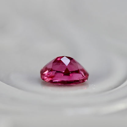 ピンクスピネル 0.20ct オーバルカット 3.9mm×3.1mm×2.1mm【MJ2759】