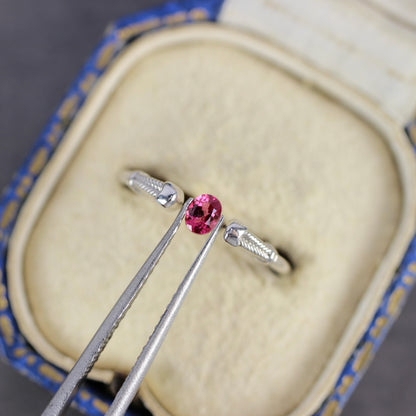 ピンクスピネル 0.20ct オーバルカット 3.9mm×3.1mm×2.1mm【MJ2759】