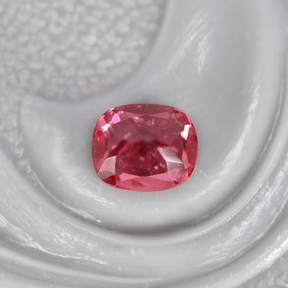 ピンクスピネル 0.21ct クッションカット 3.9mm×2.1mm×2.2mm【MJ2762】