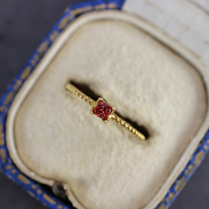 レッドスピネル 0.13ct クッションカット 2.9mm×2.8mm×2.1mm【MJ2763】