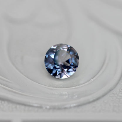 バイカラートルマリン 0.23ct ラウンドカット 4.0mm×4.0mm×2.3mm【MJ3041】