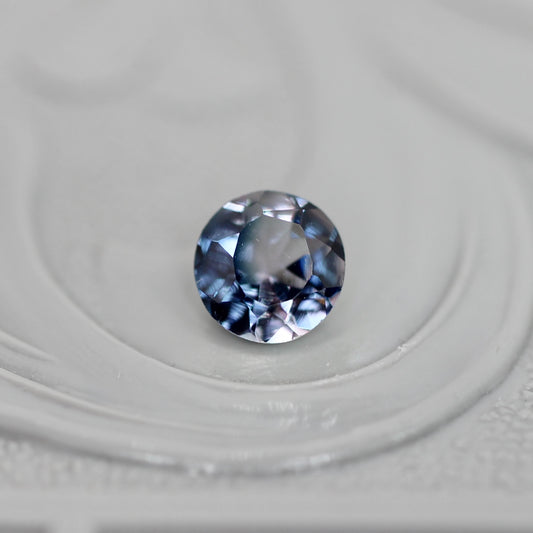 バイカラートルマリン 0.23ct ラウンドカット 4.0mm×4.0mm×2.3mm【MJ3041】