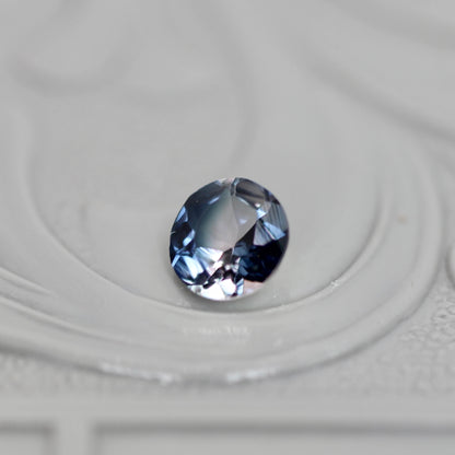 バイカラートルマリン 0.23ct ラウンドカット 4.0mm×4.0mm×2.3mm【MJ3041】