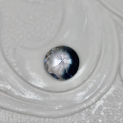バイカラートルマリン 0.23ct ラウンドカット 4.0mm×4.0mm×2.3mm【MJ3041】