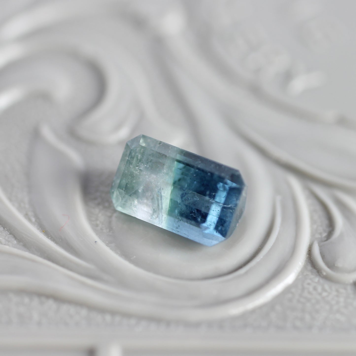 バイカラートルマリン 1.51ct エメラルドカット 7.8mm×4.8mm×4.1mm【MJ2774】