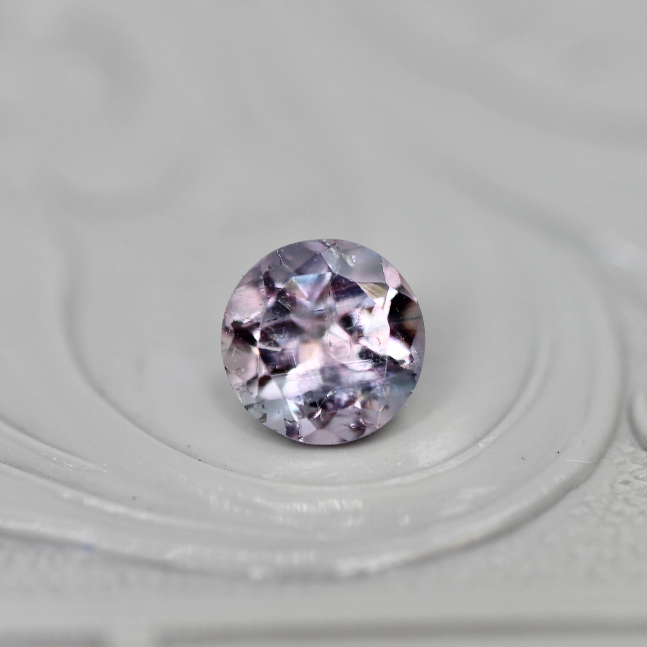バイカラートルマリン 0.49ct ラウンドカット 4.9mm×4.9mm×3.2mm