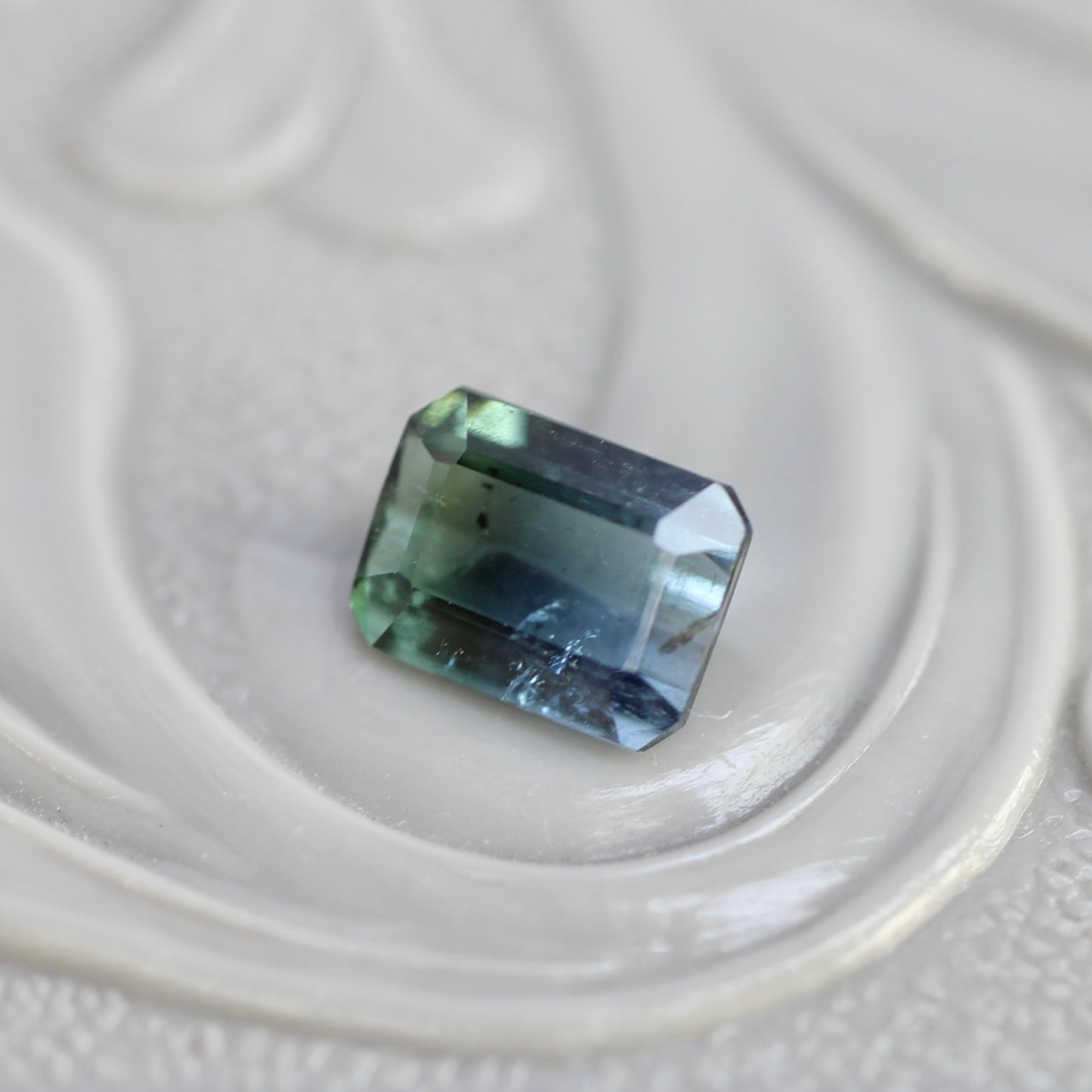 バイカラートルマリン 0.43ct エメラルドカット 5.2mm×3.9mm×2.2mm【MJ2777】