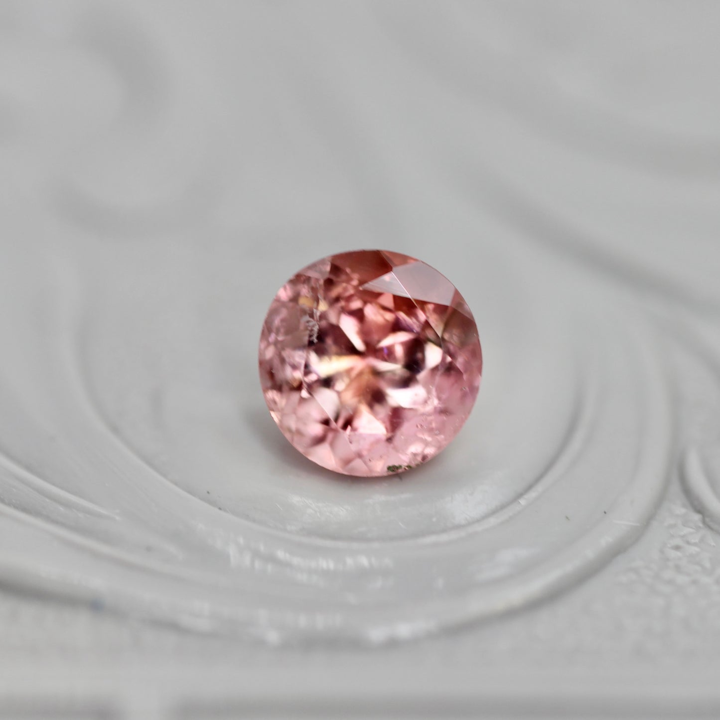 バイカラートルマリン 0.53ct ラウンドカット 5.1mm×5.0mm×3.4mm【MJ3052】
