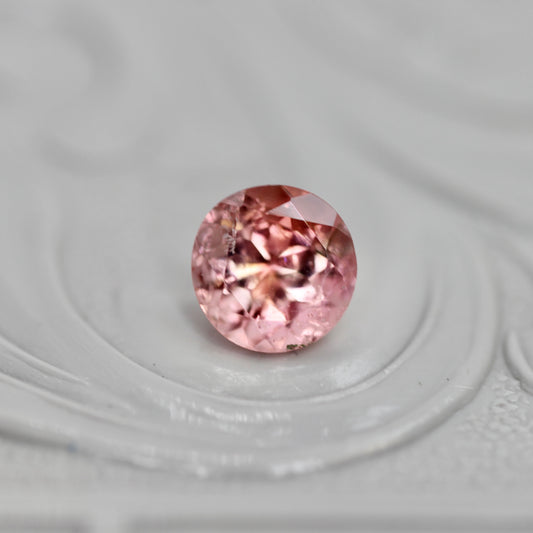 バイカラートルマリン 0.53ct ラウンドカット 5.1mm×5.0mm×3.4mm【MJ3052】