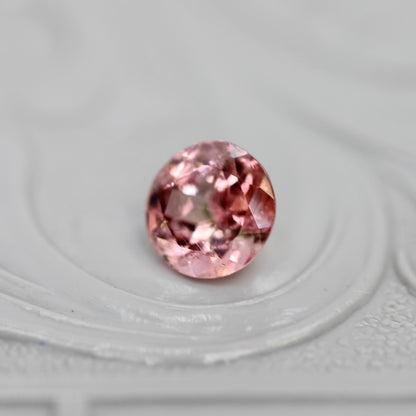 バイカラートルマリン 0.53ct ラウンドカット 5.1mm×5.0mm×3.4mm【MJ3052】