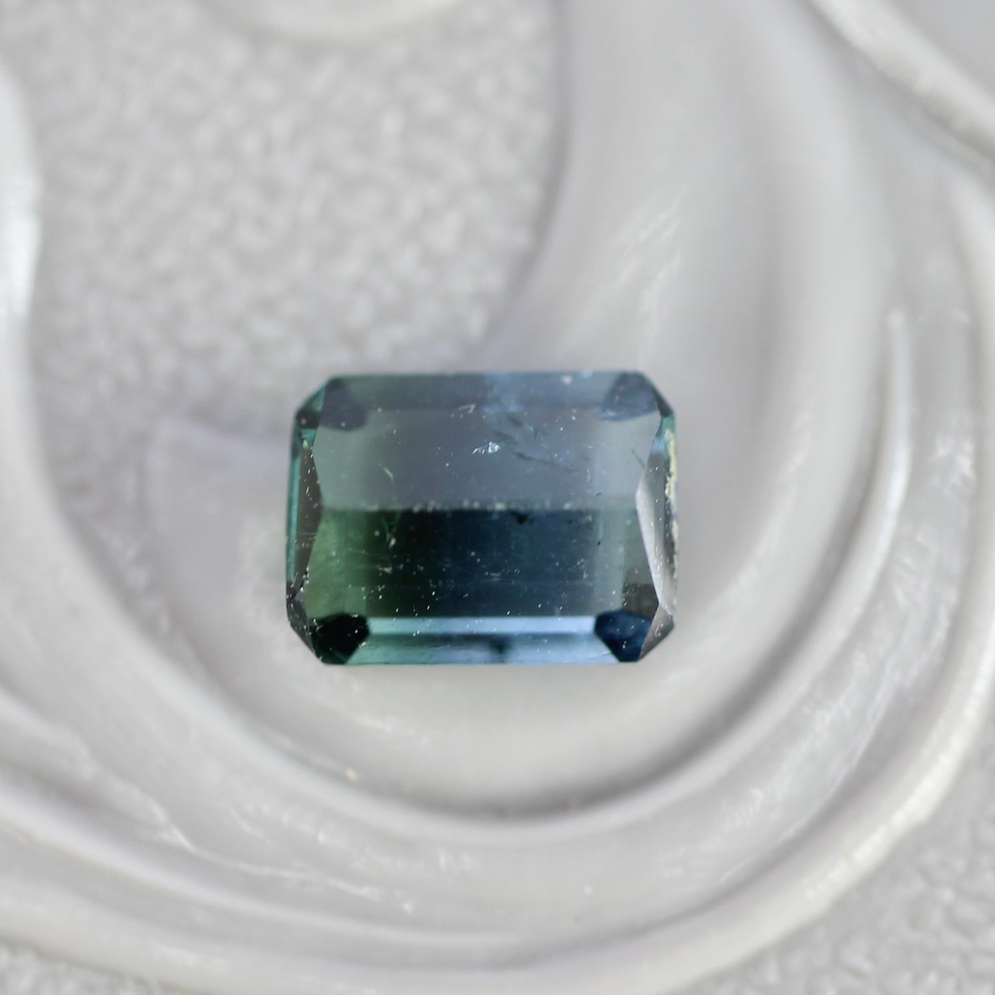 バイカラートルマリン 0.43ct エメラルドカット 5.2mm×3.9mm×2.2mm【MJ2777】