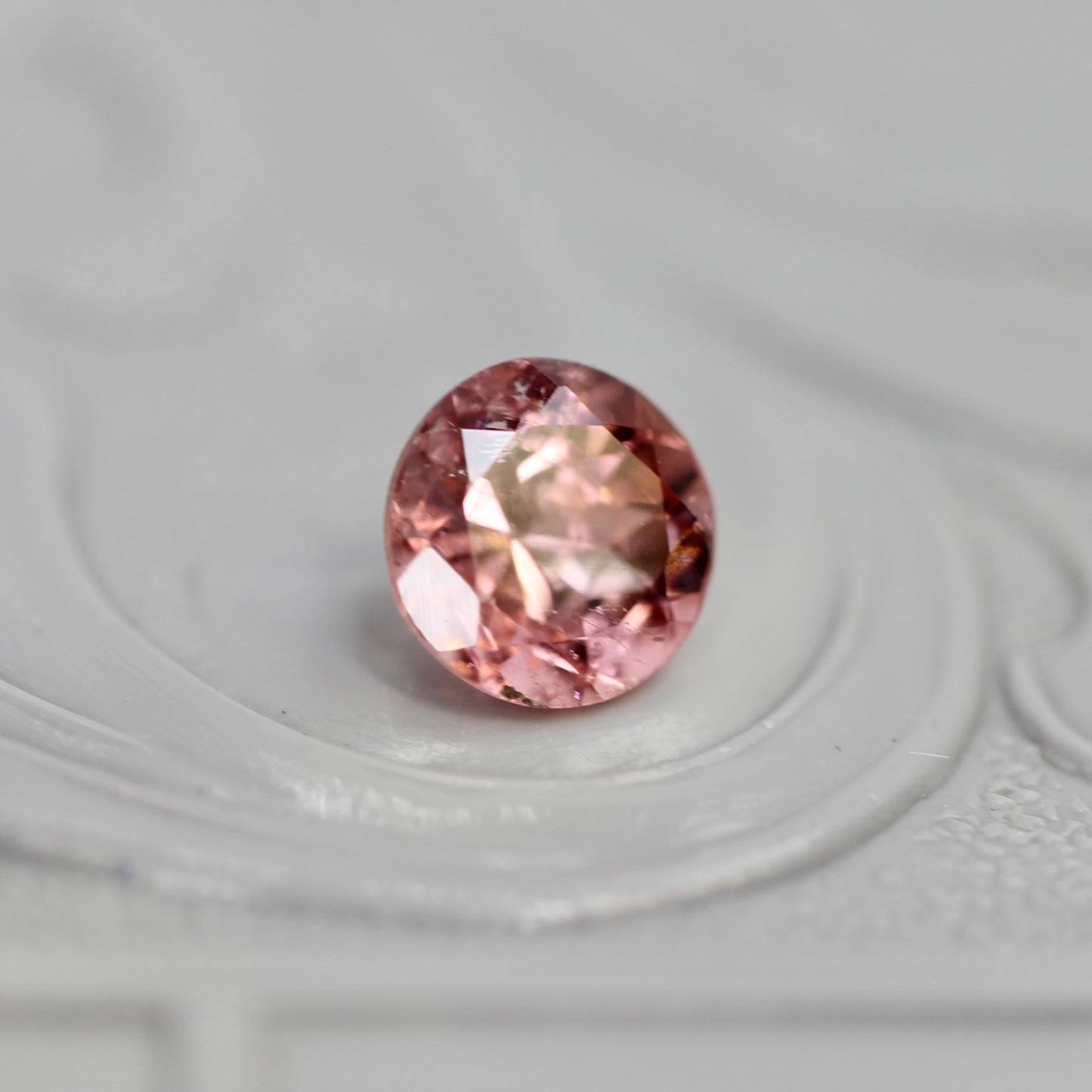 バイカラートルマリン 0.53ct ラウンドカット 5.1mm×5.0mm×3.4mm【MJ3052】