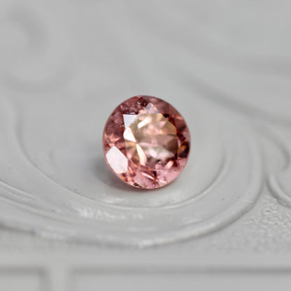 バイカラートルマリン 0.53ct ラウンドカット 5.1mm×5.0mm×3.4mm【MJ3052】