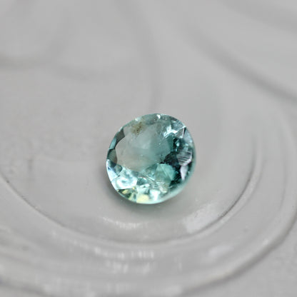 バイカラートルマリン 0.23ct ラウンドカット 4.0mm×3.9mm×2.2mm【MJ3055】