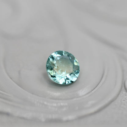 バイカラートルマリン 0.23ct ラウンドカット 4.0mm×3.9mm×2.2mm【MJ3055】