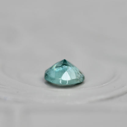 バイカラートルマリン 0.23ct ラウンドカット 4.0mm×3.9mm×2.2mm【MJ3055】