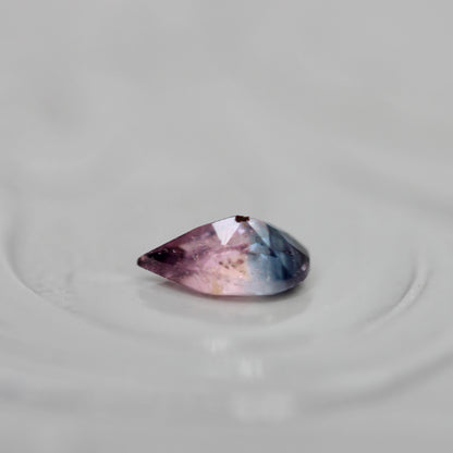 パーティーカラードトルマリン 0.18ct ペアシェイプカット 4.9mm×3.1mm×2.0mm【MJ3056】