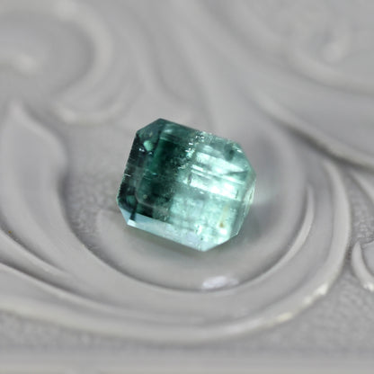バイカラートルマリン 1.22ct エメラルドカット 5.8mm×5.1mm×4.4mm【MJ2783】